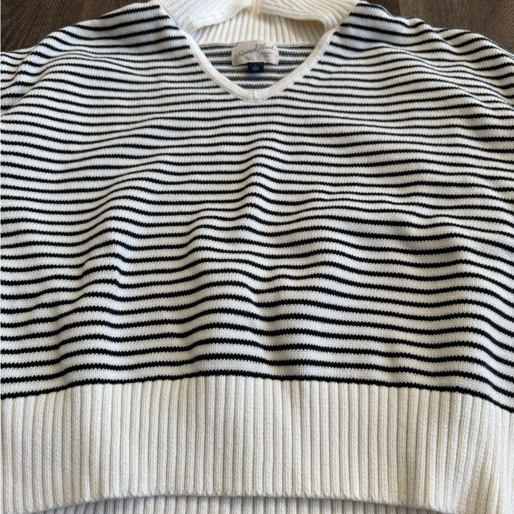 Universal Thread Black and White Striped Sweater, women’s size large - Picture 2 of 5